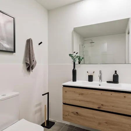 Yaki - 2 Bedrooms And Balcony In Eixample Dreta *